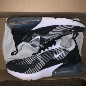Nike Air Max 270 youth 5.5